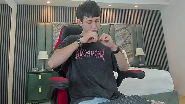 Snapshot of Michael_blue chatting on 20, 9, 2025 Michael blue online show from 20, 9, 2025