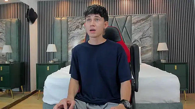 Snapshot of Michael_blue chatting on 15, 10, 2025 Michael blue online show from 15, 10, 2025