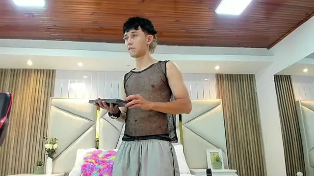 Snapshot of Michael_blue chatting on 10, 10, 2025 Michael blue online show from 10, 10, 2025