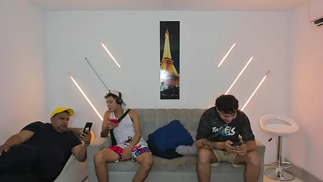 Snapshot of brutal_sex_room2k chatting on 13, 2, 2026 brutal sex room2k online show from 13, 2, 2026