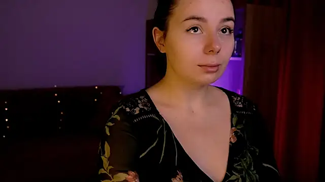 Snapshot of Di_na_Bell chatting on 15, 12, 2025 Di na Bell online show from 15, 12, 2025