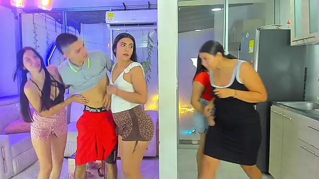 Snapshot of stangirls_ chatting on 13, 1, 2026 stangirls online show from 13, 1, 2026