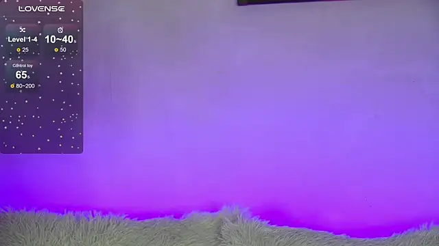 AlysonHuxley  online show from 8, 9, 2025