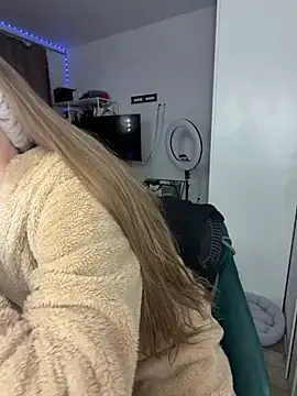 Snapshot of AlysonHuxley_ chatting on 7, 2, 2026 AlysonHuxley online show from 7, 2, 2026