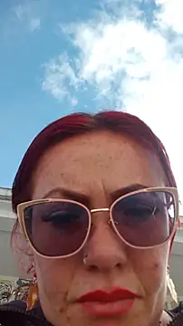 carolinhe  online show from 26, 11, 2025