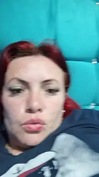 carolinhe  online show from 1, 12, 2025