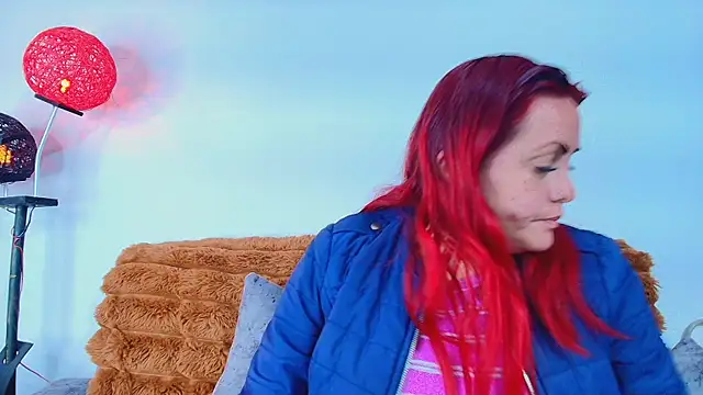 carolinhe  online show from 15, 11, 2025