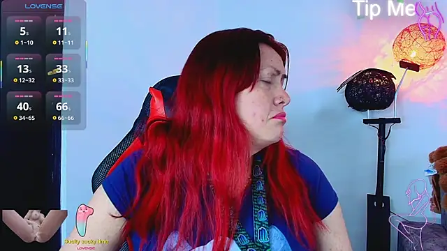 carolinhe  online show from 10, 11, 2025