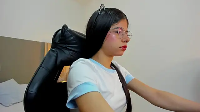 carlina 15 online show from 12, 9, 2025