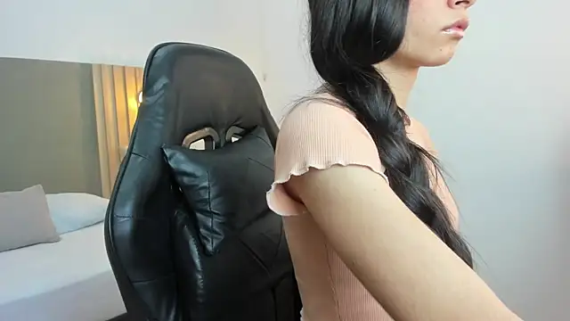 carlina 15 online show from 4, 11, 2025