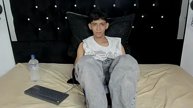 Sebas cat online show from 4, 3, 2026