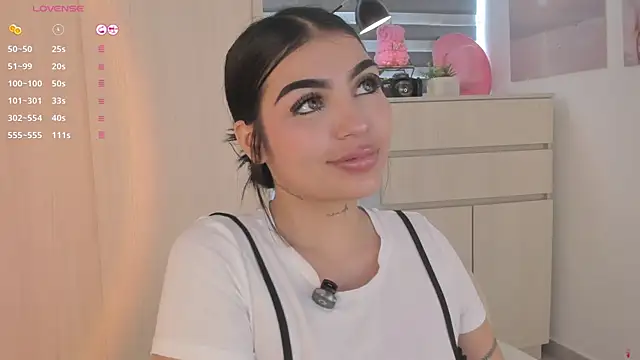 EmmyKenner online show from 18, 10, 2025