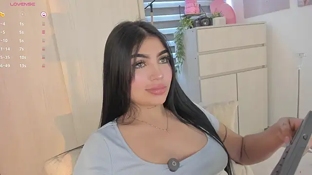 EmmyKenner online show from 23, 10, 2025