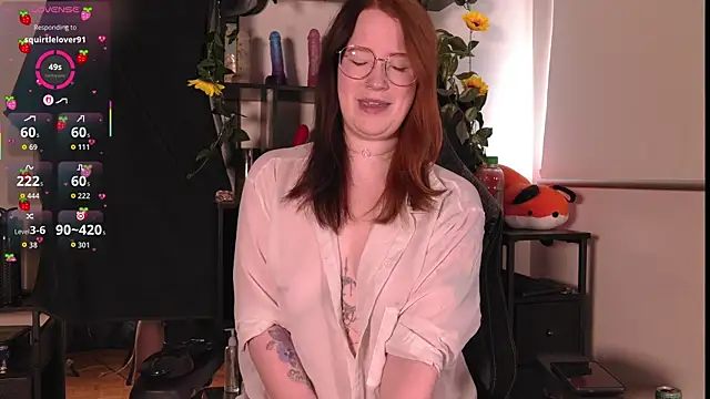 Snapshot of strawberryyfoxie chatting on 7, 6, 2026 strawberryyfoxie online show from 7, 6, 2026