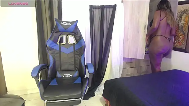 MONIQUE-LAMOUR online show from 28, 10, 2025