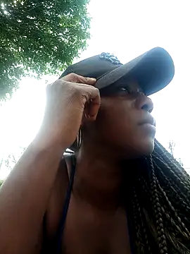 MONIQUE-LAMOUR online show from 1, 3, 2026