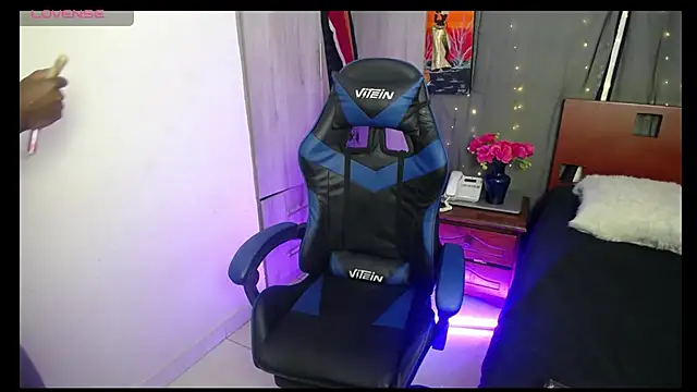 MONIQUE-LAMOUR online show from 6, 3, 2026