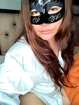 Snapshot of HotLaurha chatting on 8, 10, 2025 HotLaurha online show from 8, 10, 2025