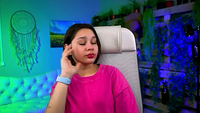 KimClarks  online show from 19, 2, 2026