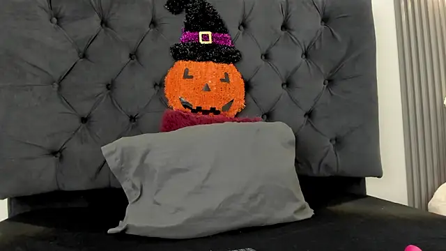 Snapshot of Sofia_Seduccion chatting on 23, 10, 2025 Sofia Seduccion online show from 23, 10, 2025