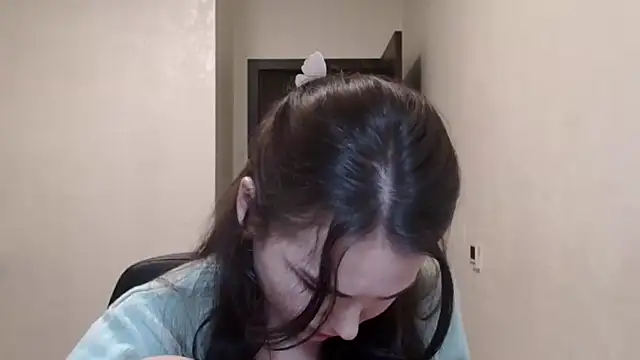 Silviaa a online show from 12, 11, 2025