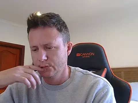 TroyDieselXXX online show from 10, 4, 2026