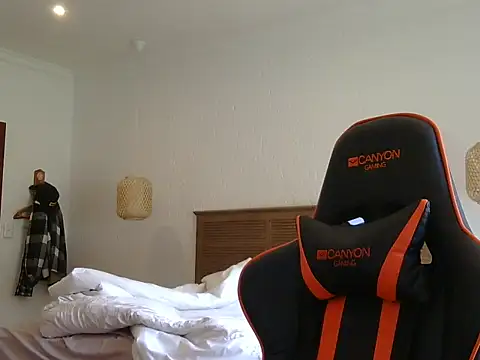 Snapshot of TroyDieselXXX chatting on 22, 2, 2026 TroyDieselXXX online show from 22, 2, 2026