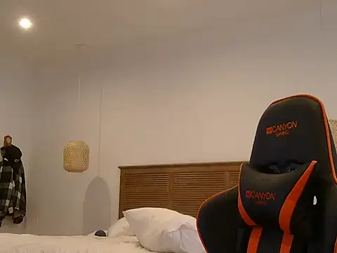 Snapshot of TroyDieselXXX chatting on 25, 2, 2026 TroyDieselXXX online show from 25, 2, 2026