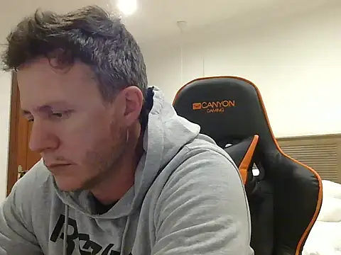 TroyDieselXXX online show from 19, 4, 2026