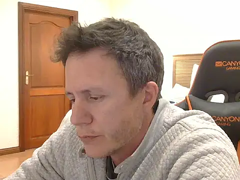 Snapshot of TroyDieselXXX chatting on 21, 6, 2026 TroyDieselXXX online show from 21, 6, 2026