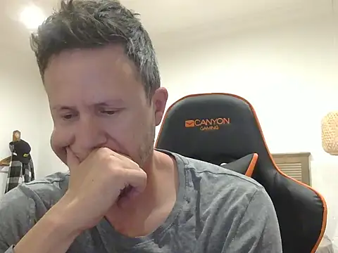 Snapshot of TroyDieselXXX chatting on 24, 2, 2026 TroyDieselXXX online show from 24, 2, 2026