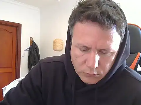 Snapshot of TroyDieselXXX chatting on 7, 7, 2026 TroyDieselXXX online show from 7, 7, 2026