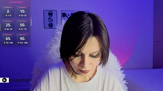 IamLuna2006 online show from 4, 4, 2026