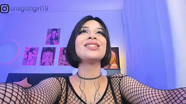 IamLuna2006 online show from 27, 10, 2025