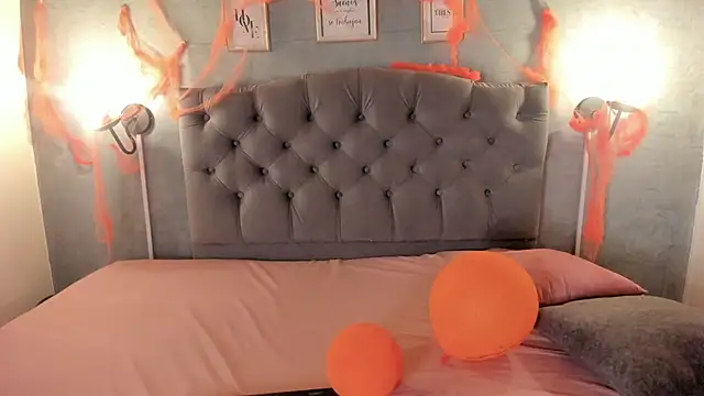 GiannaSlimJB online show from 29, 10, 2025