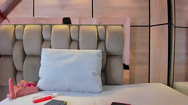 karol lewiss online show from 26, 11, 2025