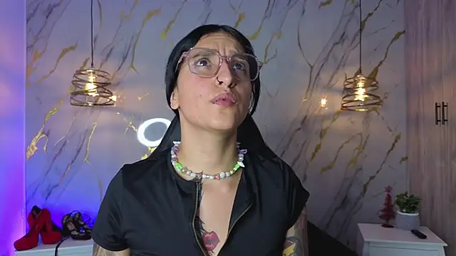 Scaarlettfox online show from 2, 4, 2026