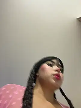 lucialauper  online show from 27, 6, 2026