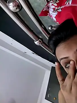 Your-Kitkat online show from 9, 10, 2025