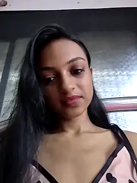 Your-Kitkat online show from 4, 10, 2025