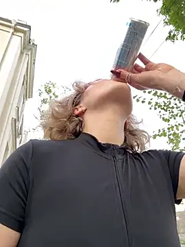 KellyKeler online show from 25, 9, 2025