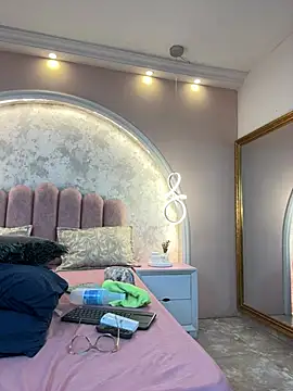 JasmineRhodes online show from 13, 4, 2026