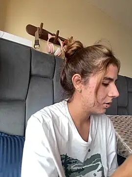 AllieYourGirl online show from 13, 9, 2025