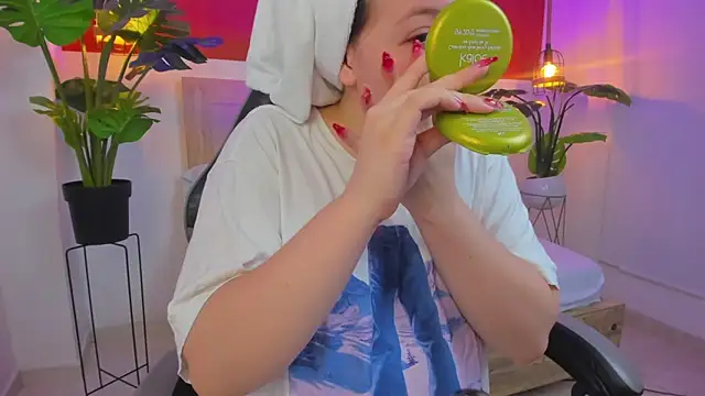 kitty sweeety  online show from 3, 2, 2026