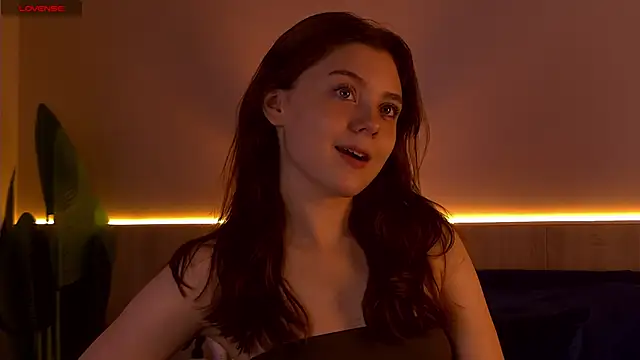 Nora  Ray online show from 26, 9, 2025