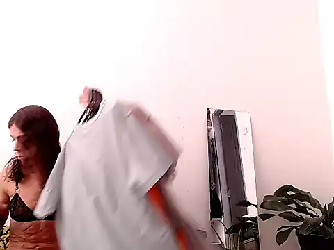 Snapshot of saara_johnson496 chatting on 28, 10, 2025 saara johnson496 online show from 28, 10, 2025