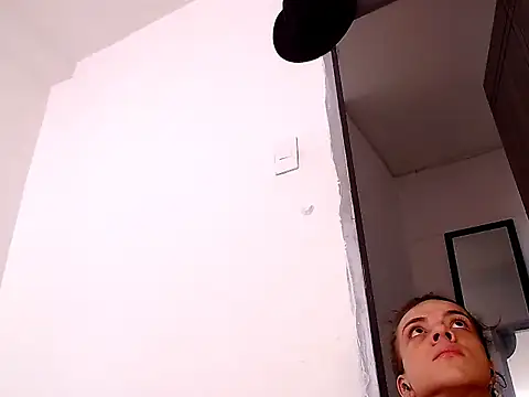 Snapshot of saara_johnson496 chatting on 12, 10, 2025 saara johnson496 online show from 12, 10, 2025