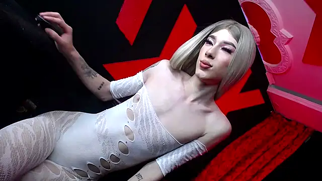 Snapshot of abrilbigcock chatting on 20, 10, 2025 abrilbigcock online show from 20, 10, 2025