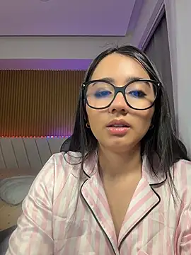 Michelle Zoe online show from 16, 5, 2026