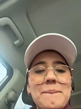 Michelle Zoe online show from 4, 10, 2025